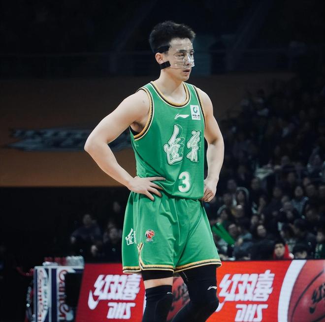 火箭绝杀雄鹿，张镇麟状态火热